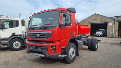 NEW VOLVO FMX 330 CHASSIS CAB (NEW)