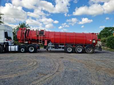 2000 WHALE 25,000 LTR STAINLESS STEEL VACUUM TANKER  - #