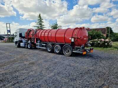 2000 WHALE 25,000 LTR STAINLESS STEEL VACUUM TANKER  - #